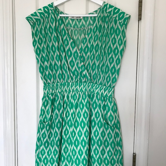 Annabella Dresses & Skirts - Annabella Green Printed Dress